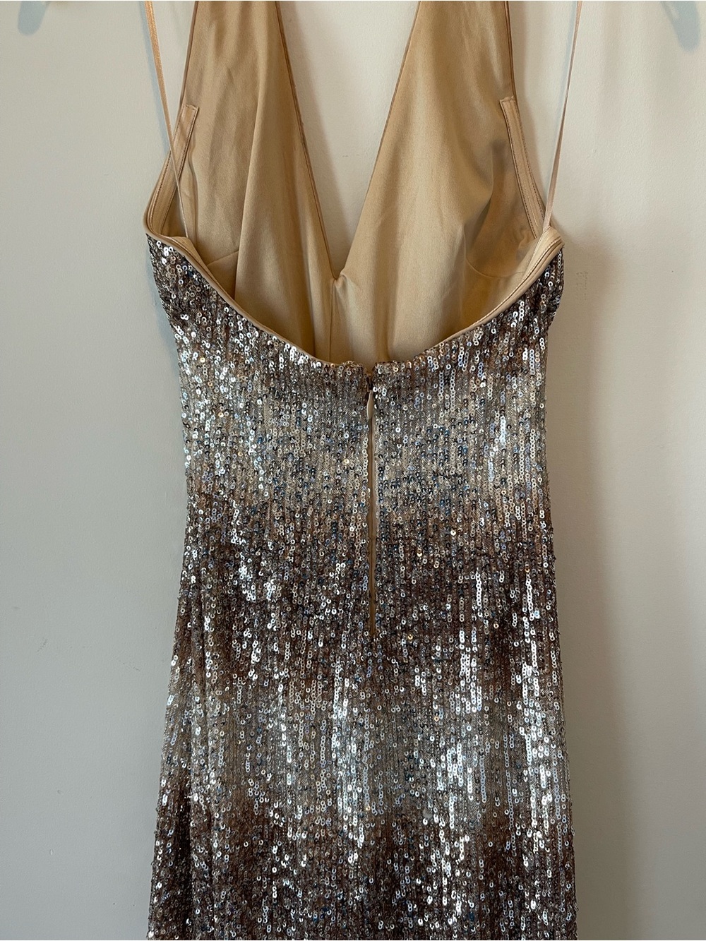 EUC- Badgley Mischka designer Gold Asymmetrical prom formal sequin Dress size 0 - Picture 8 of 10